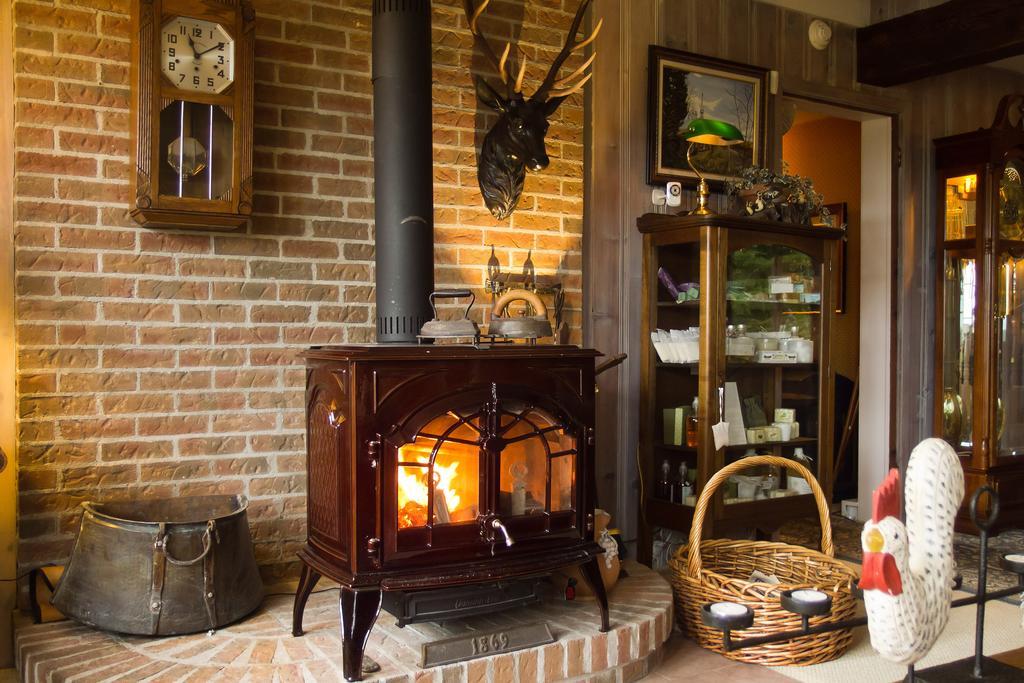 Le Petit Clocher Gite Touristique B & B Saint-Sauveur-des-Monts Exterior foto