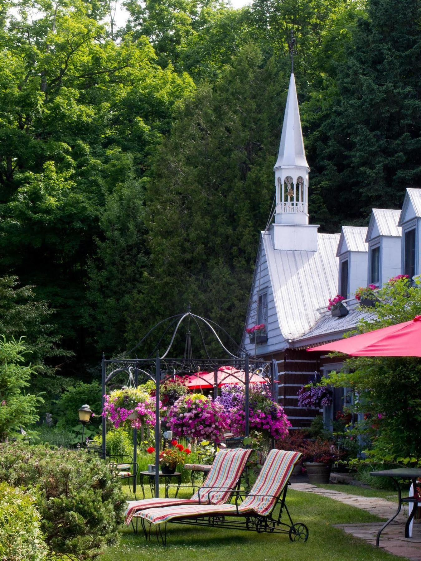 Le Petit Clocher Gite Touristique B & B Saint-Sauveur-des-Monts Exterior foto