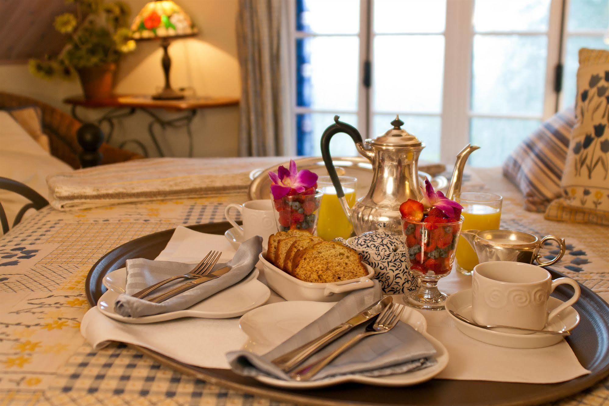 Le Petit Clocher Gite Touristique B & B Saint-Sauveur-des-Monts Exterior foto